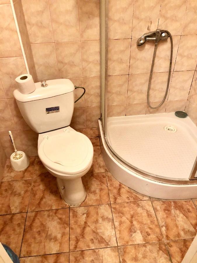 Готель Сатурн Kiev Esterno foto
