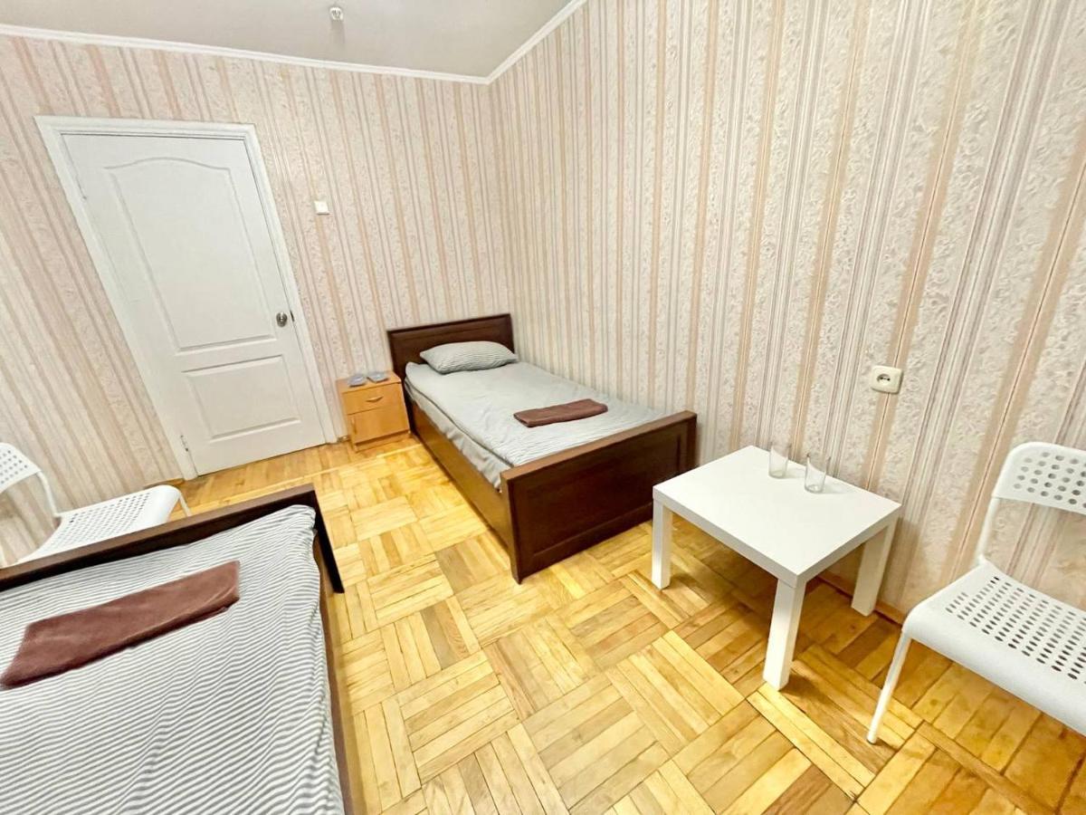 Готель Сатурн Kiev Esterno foto